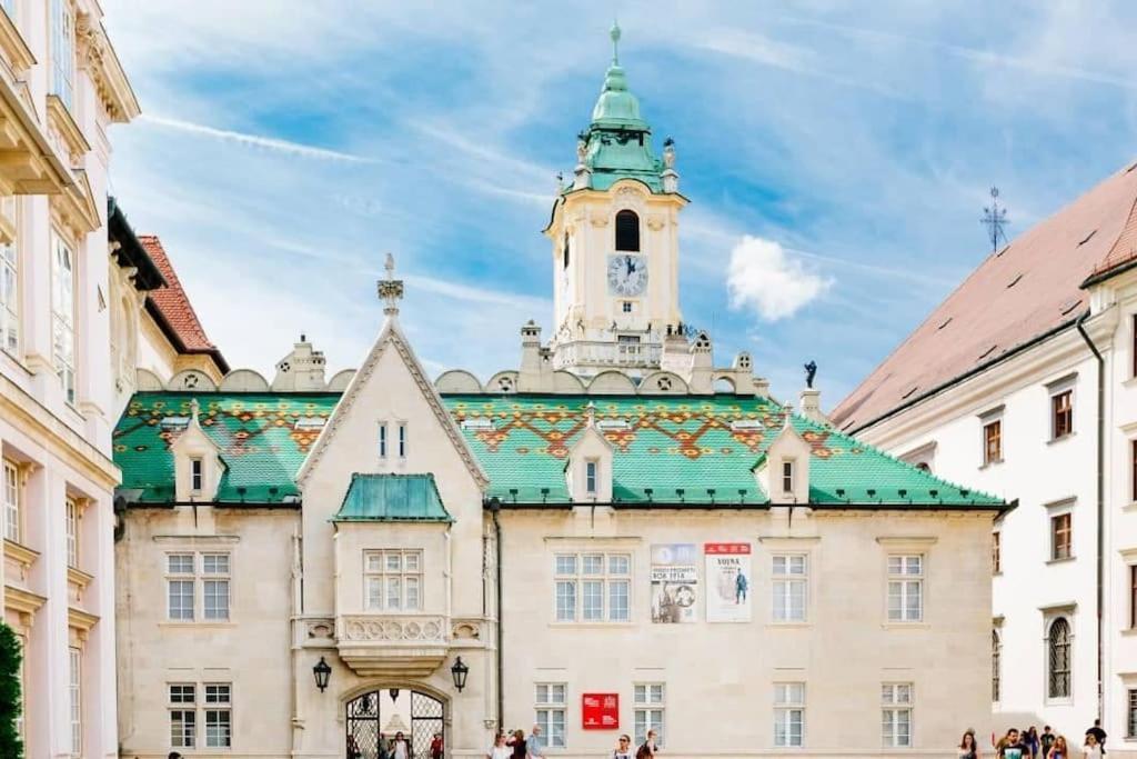 Diamond Residence In Old Town With Free Parking Bratislava Luaran gambar