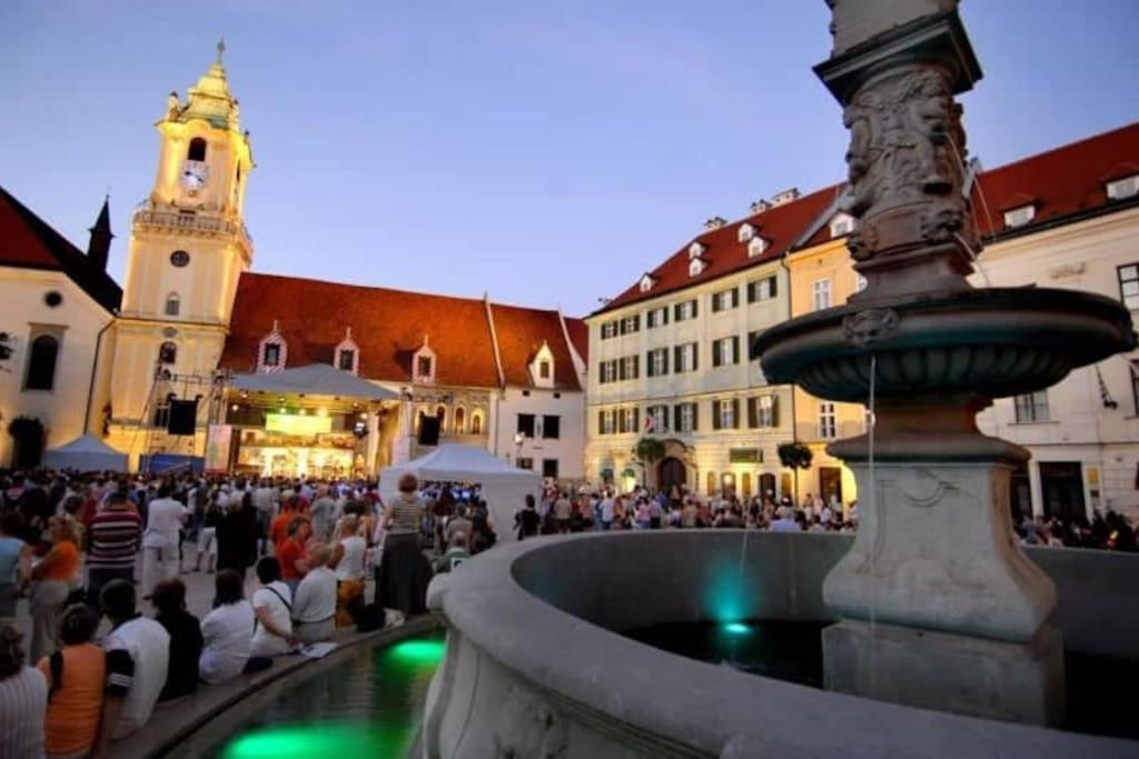 Diamond Residence In Old Town With Free Parking Bratislava Luaran gambar