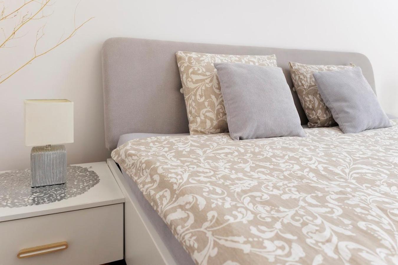 Diamond Residence In Old Town With Free Parking Bratislava Luaran gambar