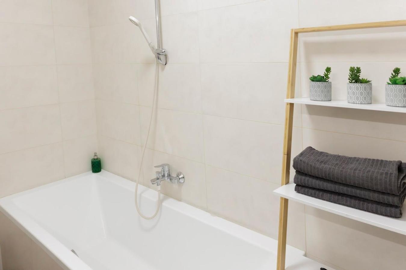 Diamond Residence In Old Town With Free Parking Bratislava Luaran gambar